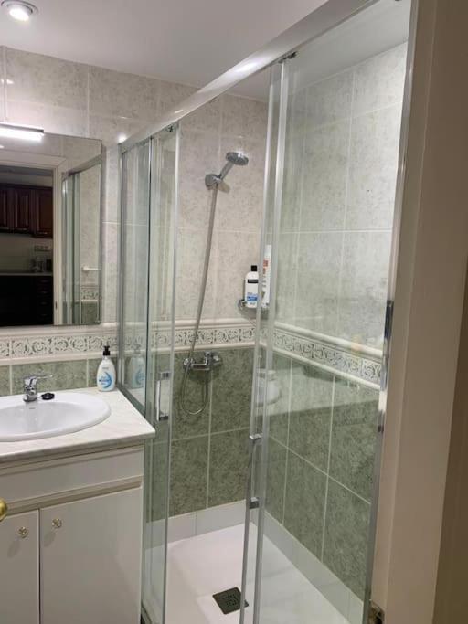 Apartamento Torremolinos 5 Personas + Parking + Piscina Todo El Ano المظهر الخارجي الصورة